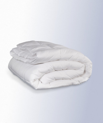 Couette synthétique Yoga – Moelleuse, chaude et facile à entretenir