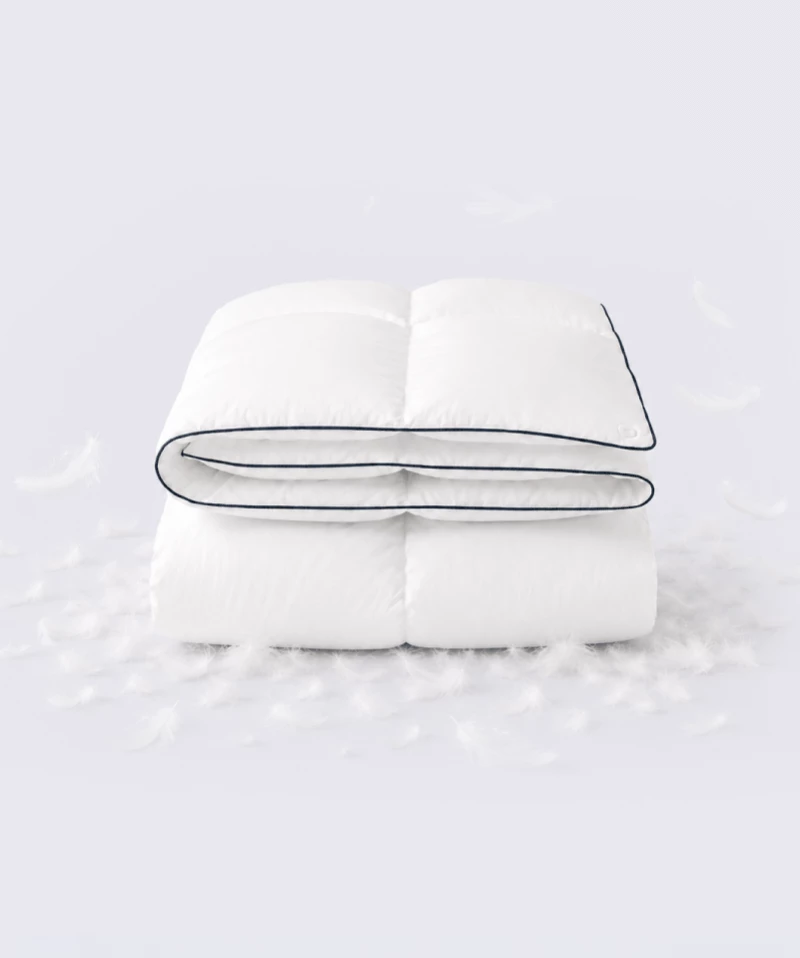 Couette Idylle Légère – Duvet haut de gamme, toucher soyeux