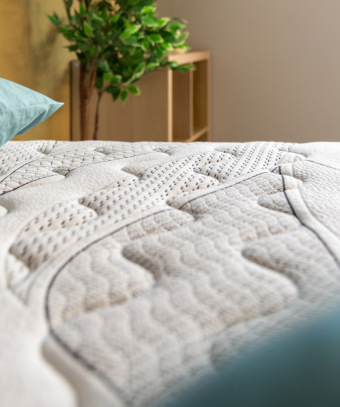 Matelas Idöle - Ressorts ensachés et mousse hybride mi-ferme