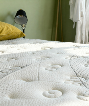 Matelas Tempö – Ressorts ensachés et mousse hybride ferme