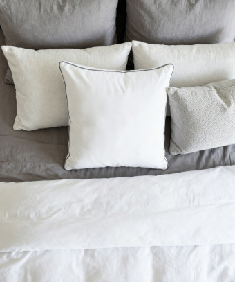 Oreiller Pilö – Fibre synthétique, format carré pratique