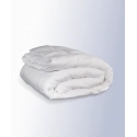 Couette synthétique Yoga – Moelleuse, chaude et facile à entretenir