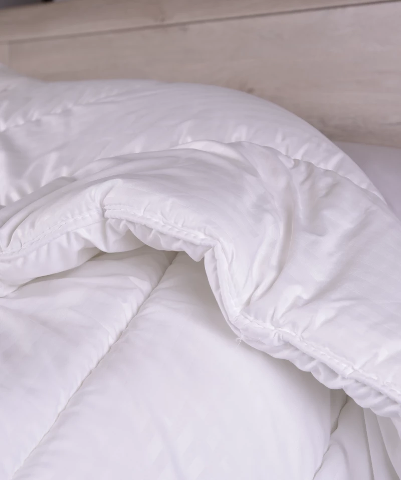 Couette synthétique Okö – Moelleuse, chaude et économique