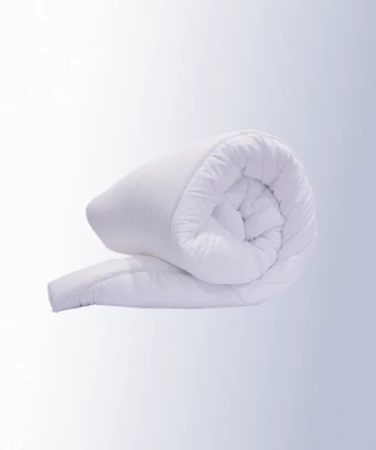 Couette synthétique Okö – Moelleuse, chaude et économique
